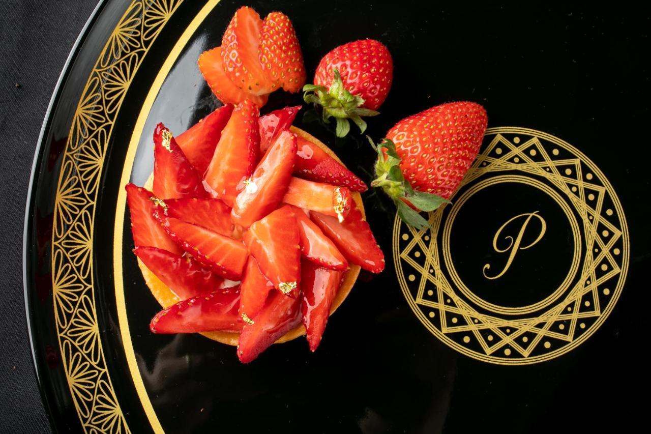 Le Premier Hotel 5*