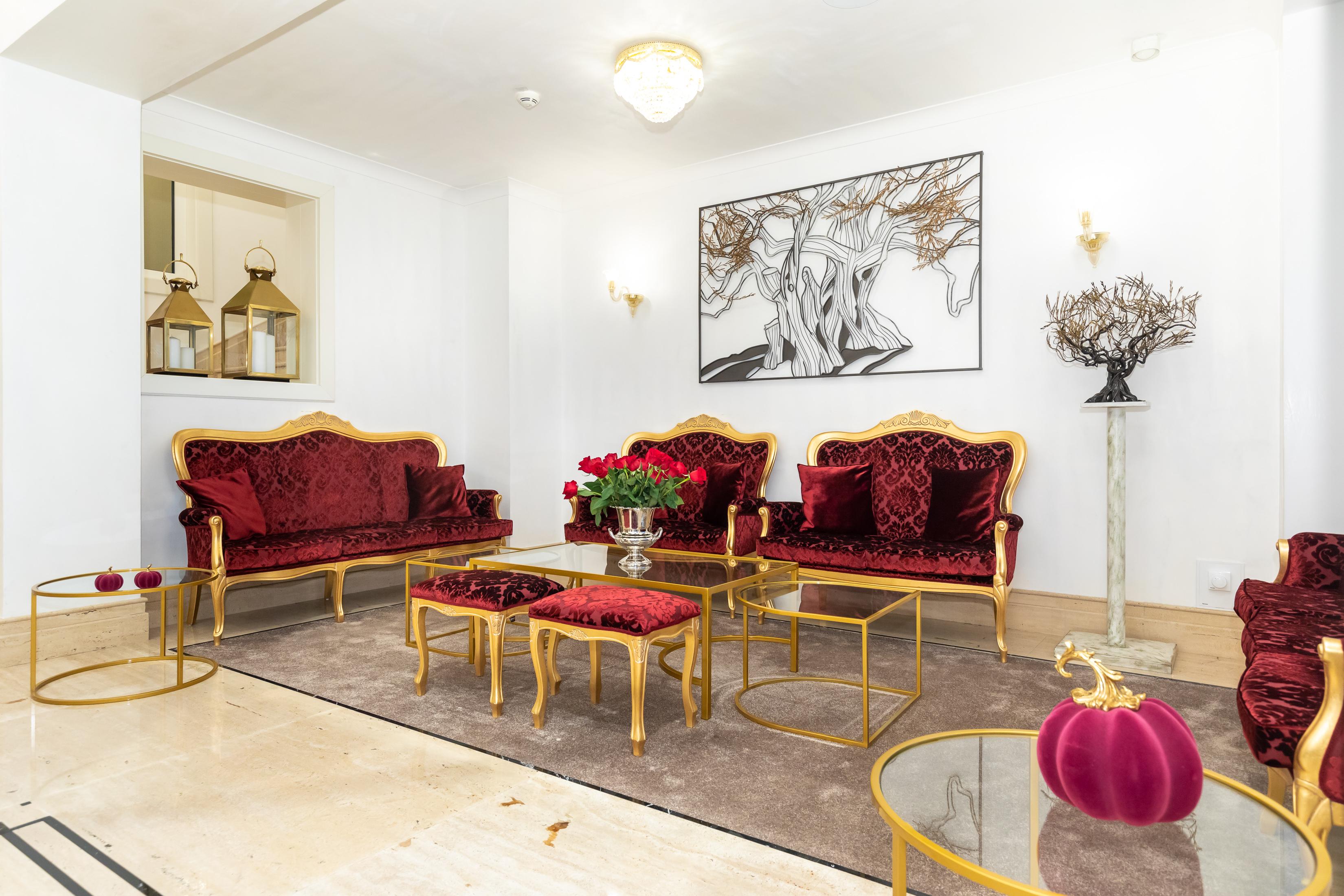 Le Premier Hotel 5*